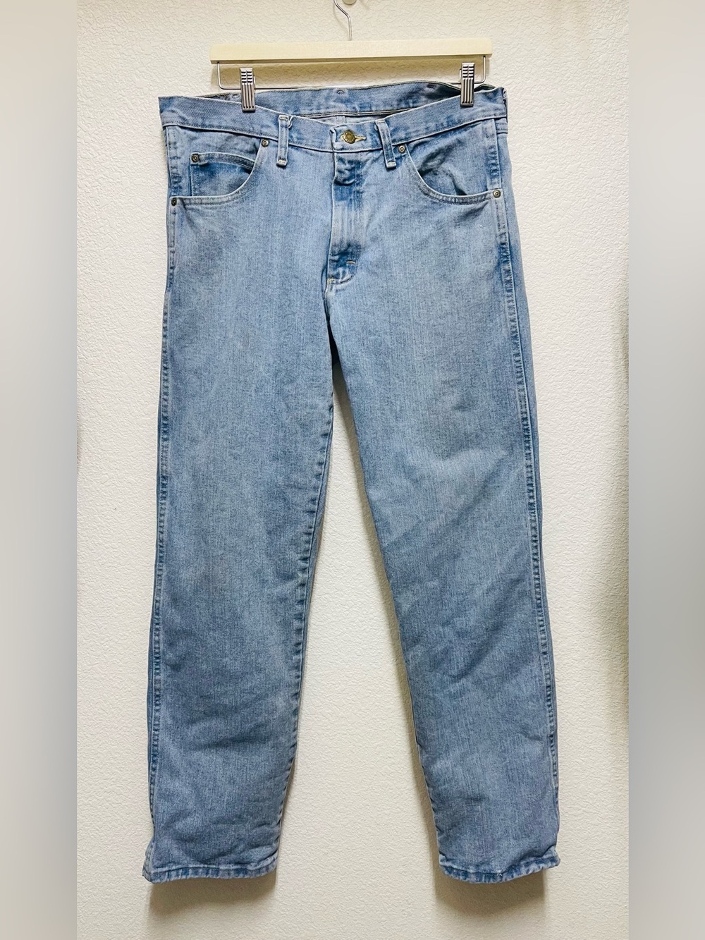 WRANGLER Rugged Light Wash Denim Straight Leg Jeans Men’s Size 34x32